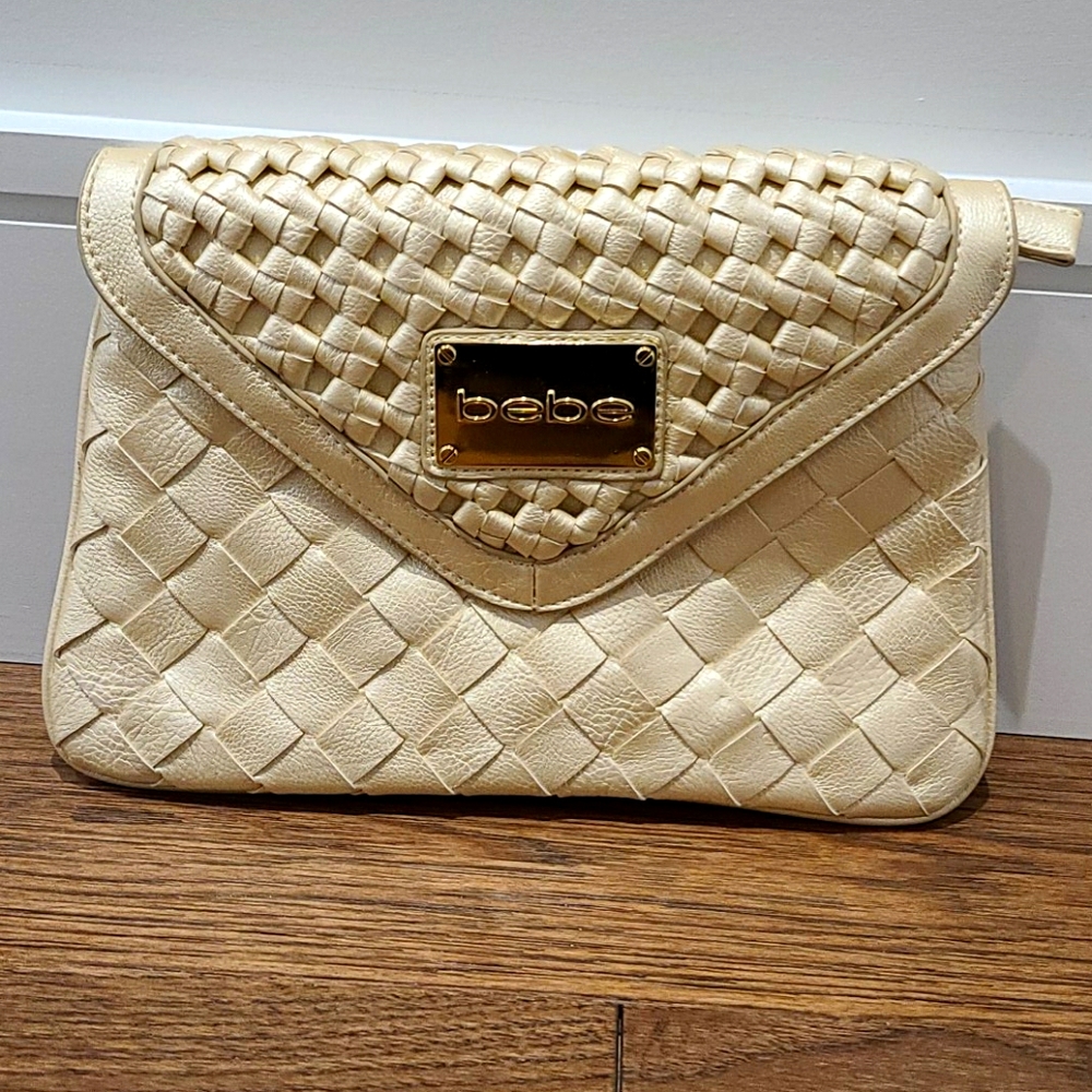 Bebe cream with gold plated cluth